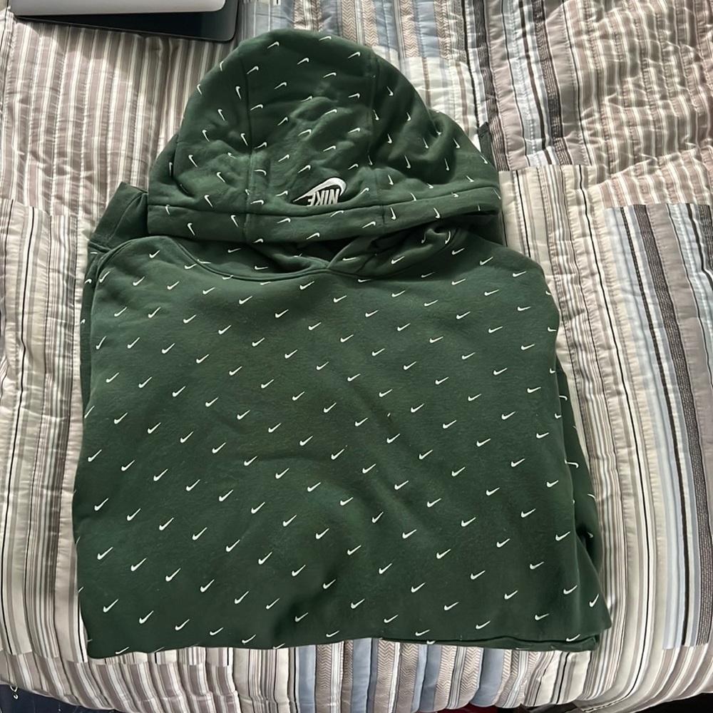 navy green nike sweatshirt